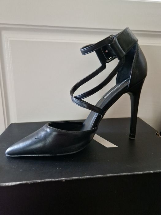 Pantofi stiletto negru elegant