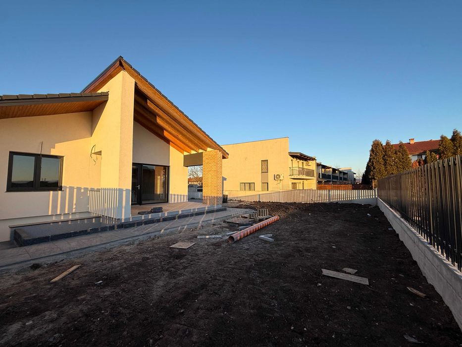 Casă cu arhitectura moderna deosebita cu teren generos in Alba Iulia