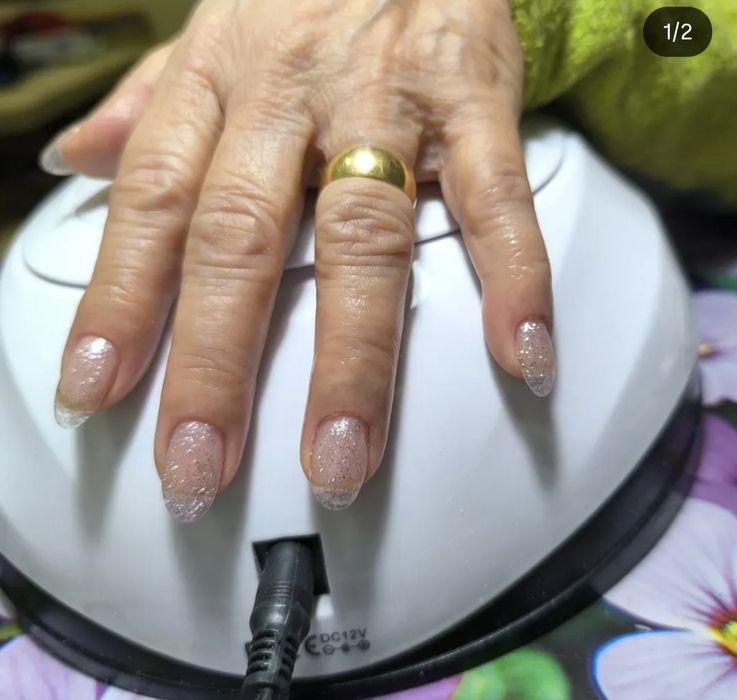 Начинающий мастер маникюра