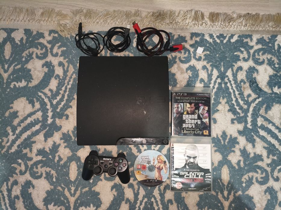 PS3 slim 300 gb.
