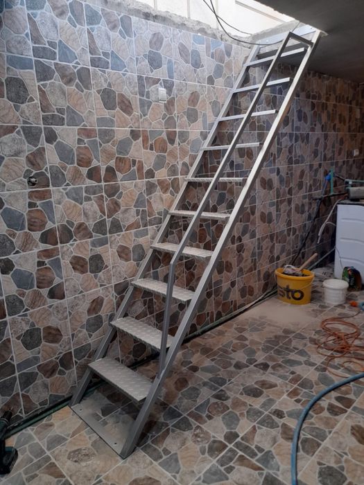 Scara beci, pivnita, etc