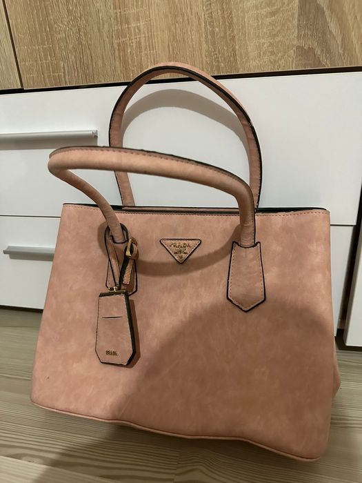 Чисто нова чанта  Prada