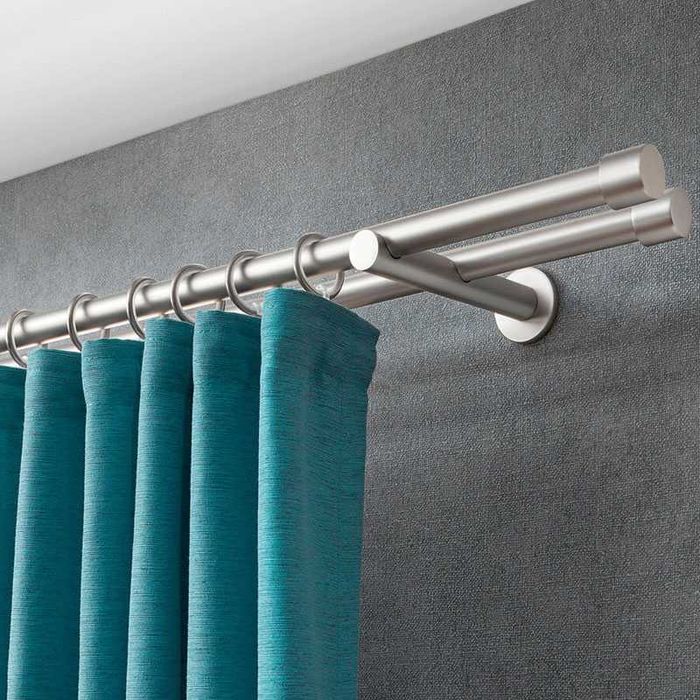 Установка карнизов,люстр,светильников.