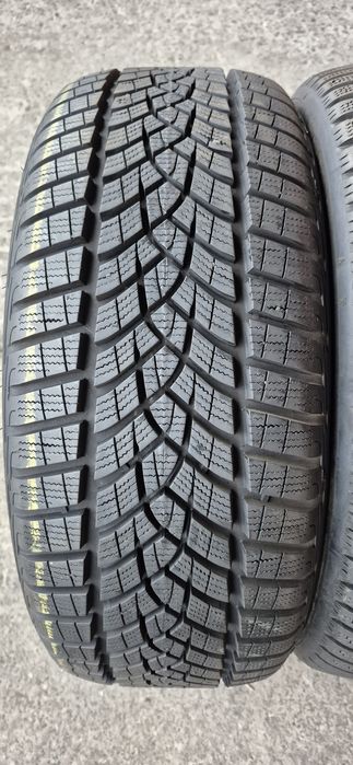 2 anvelope iarna ca noi Goodyear  215/45/18,dot 2020.Pret/bucata.