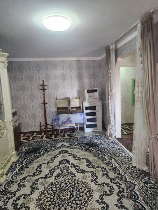 Бурч аптека яқинида 2 хонали уй ижарага берилади БЕЗМАКЛЕР