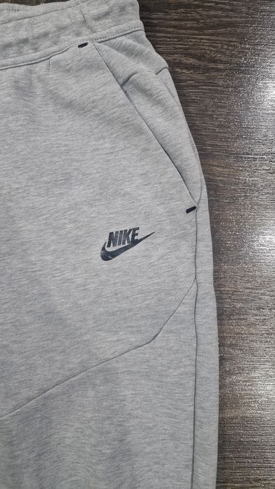 Pantaloni de trening Nike Tech