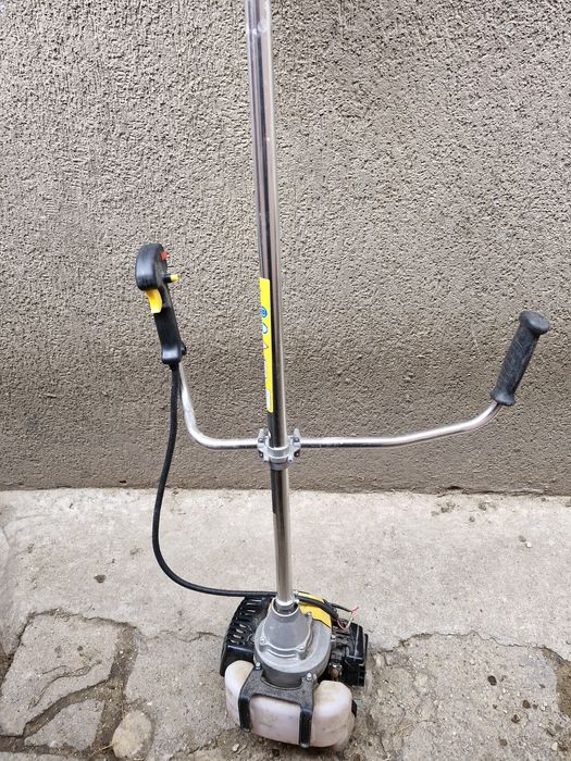 Motocoasa pe benzina