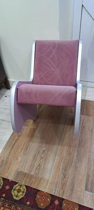 Детский стул. . Очень прочный. Основательно.