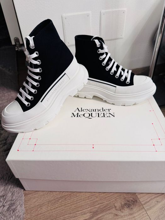 Vand tenisi autentici Alexander Mcqueen noi full box,marimea 37.5