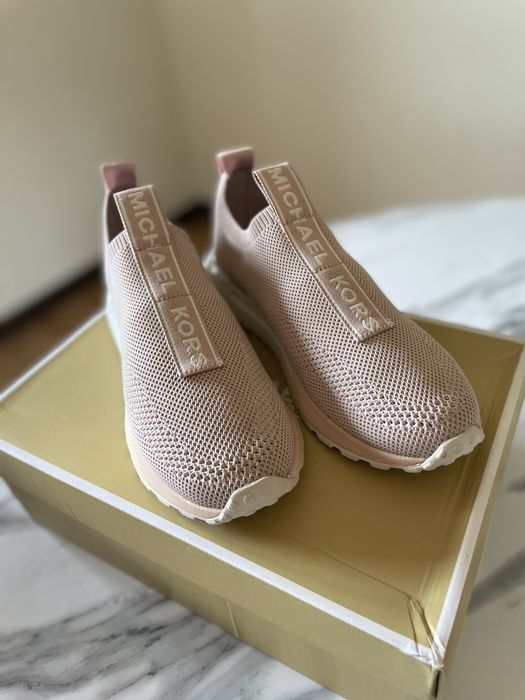 Продам обувь Michael Kors