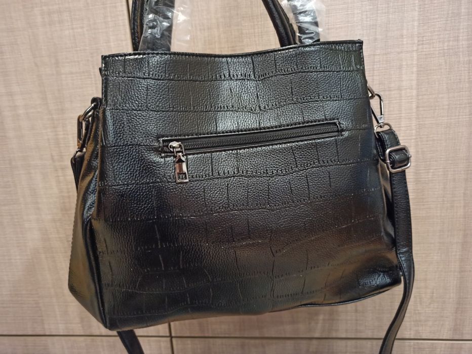 Нова дамска чанта + портмоне