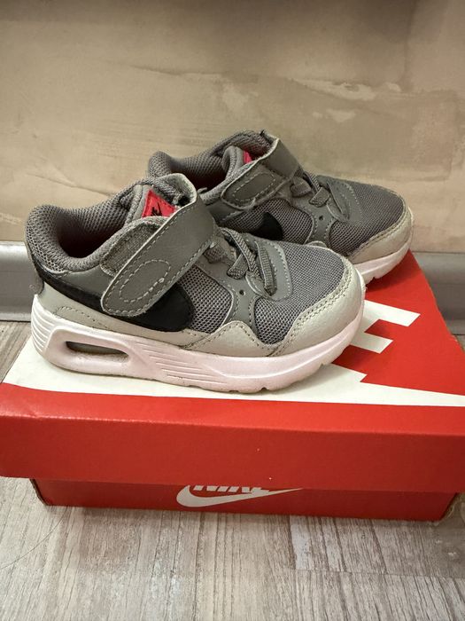 Детски маратонки NIKE 22 номер