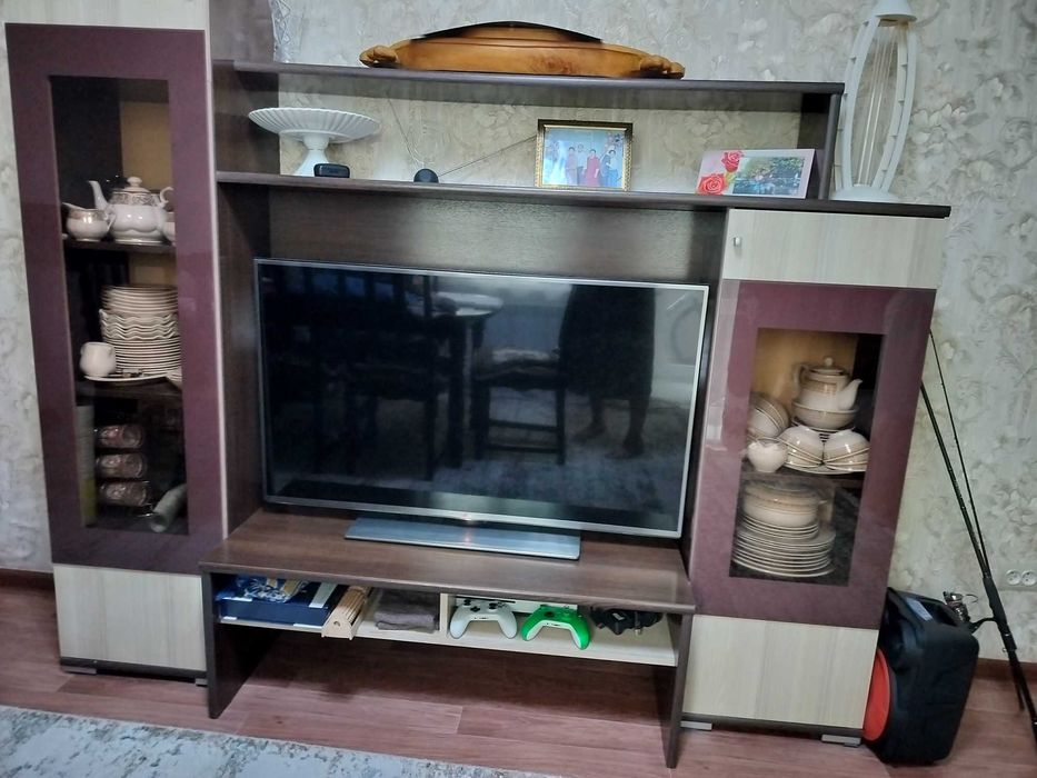 Продам мебель (горка)