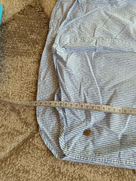 Мъжки ризи на различни марки.