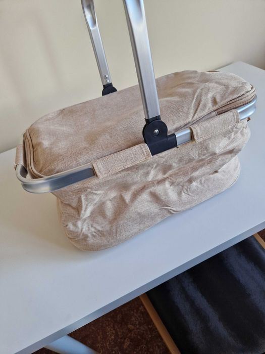 Продавам комплект аксесоари за пикник