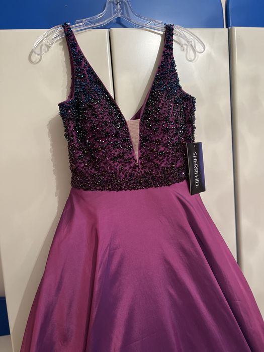 Красивое вечернее платье от Sherri Hill