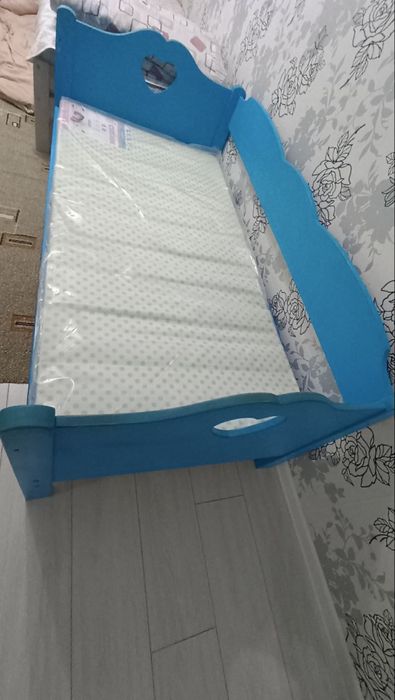 Кроватка детская продам