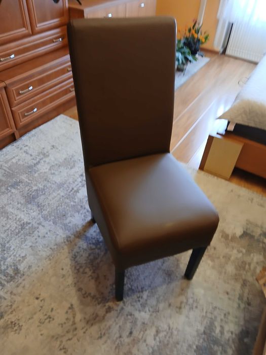 Scaune living culoare maro 4 bucăți  ,două rânduri de huse