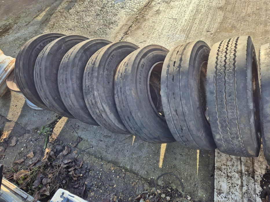 Roți 215/75R17.5 cu janta 10 gauri de trailer