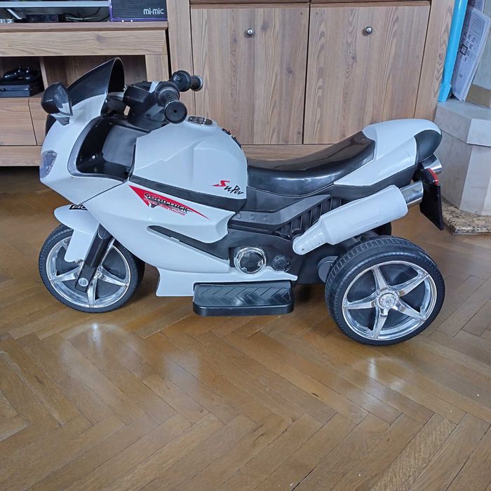 Акумулаторен мотор Moni