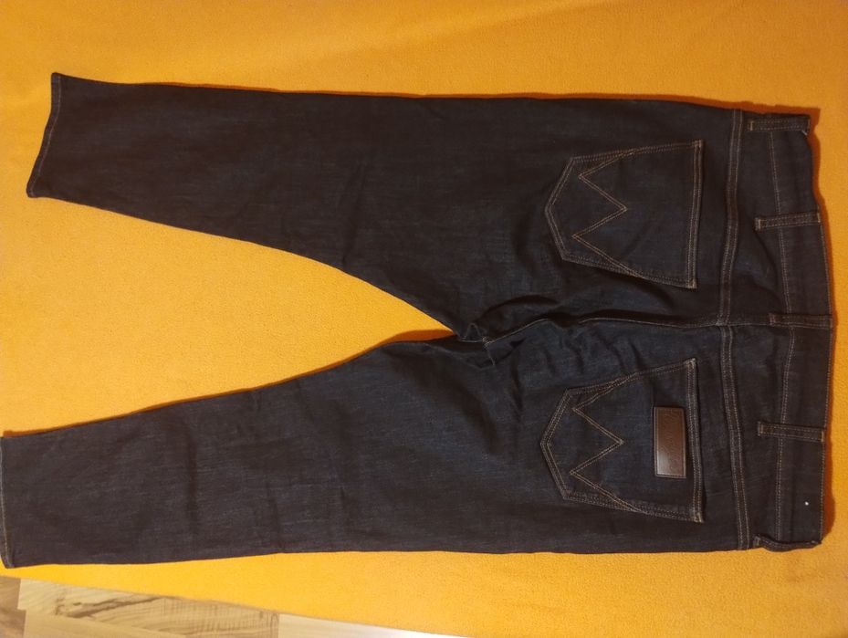 Blugi Wrangler si G Star