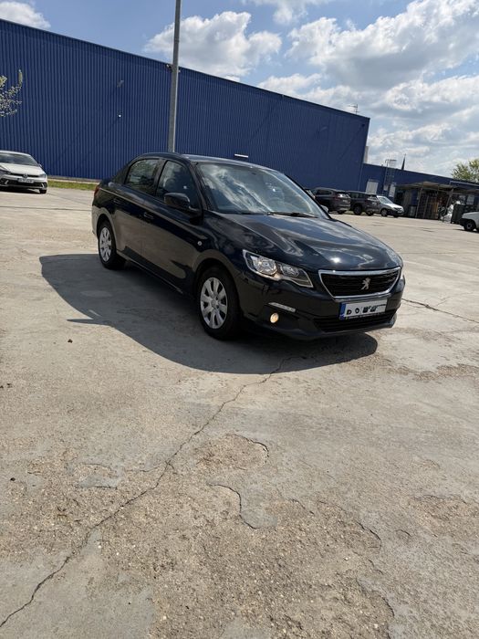 Peugeot 301.