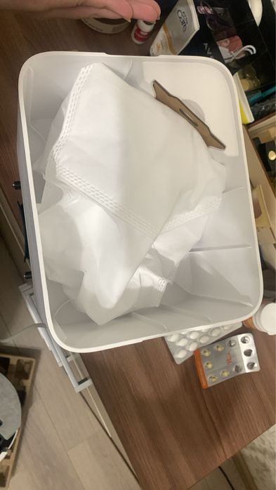 Продаю робот пылесос