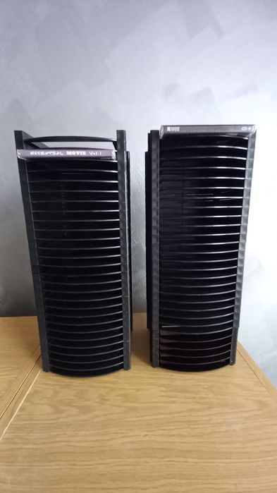 Продавам стойка за CD дискове