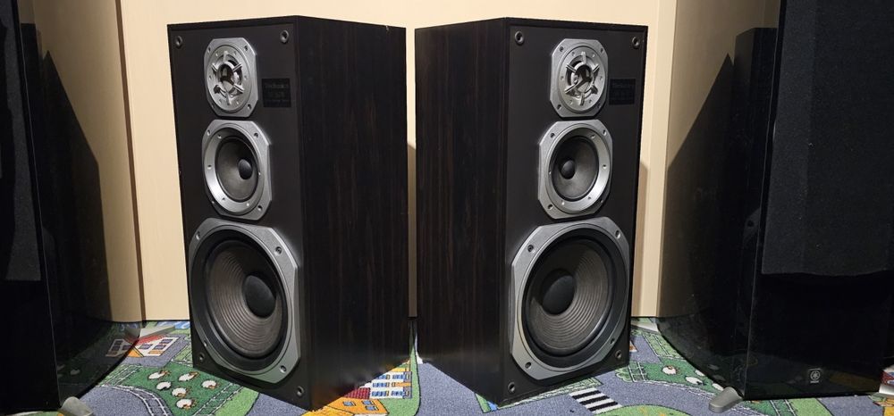 Colectie Technics SB 3670 boxe audio pe trei cai