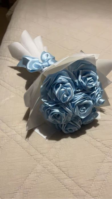 Букет от сатенени рози