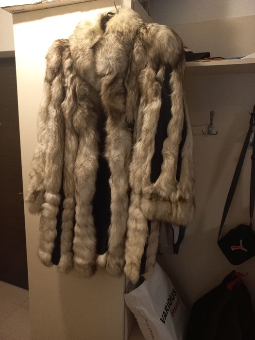 Vând haină din blana naturala
