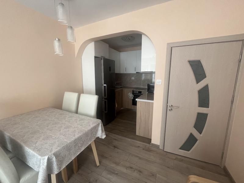 Дава се под наем Двустаен апартамент в Пловдив, Младежки Хълм - 55 кв.м за 450 € - Снимка #2