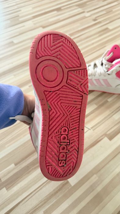 Маратонки Адидас 37 номер