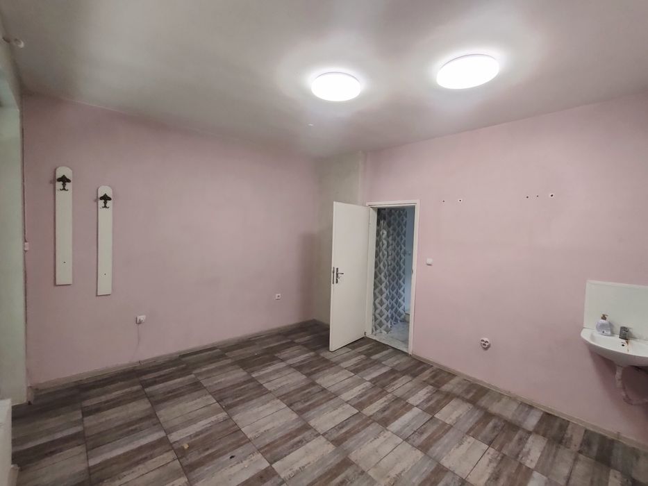 Дава се под наем Магазин в Стара Загора, Операта - 27 кв.м за 183.6 € - Снимка #2