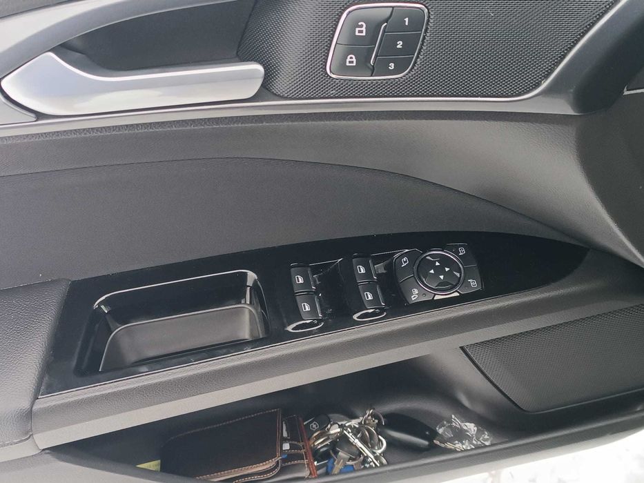 Ford Mondeo Hybrid Kombi