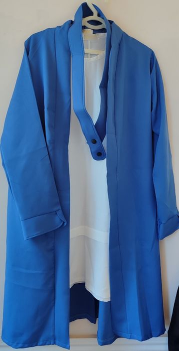 Ayollar uchun toʻrttasi birda boʻlgan zamonaviy kiyim