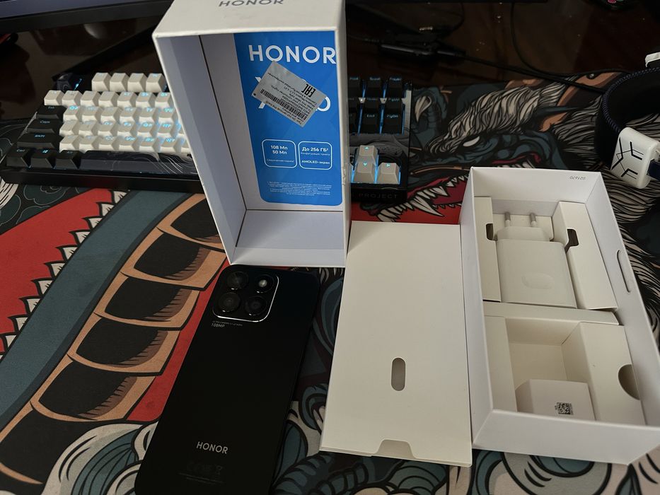 Продаю Срочно смартфон