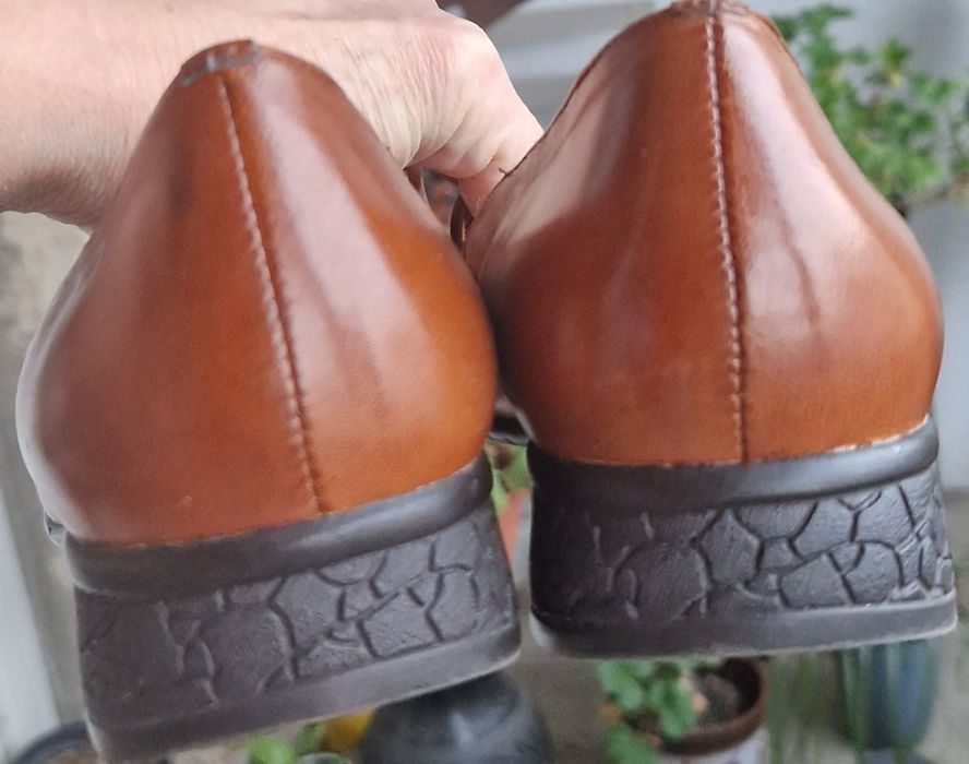 Pantofi  38 , piele manusa