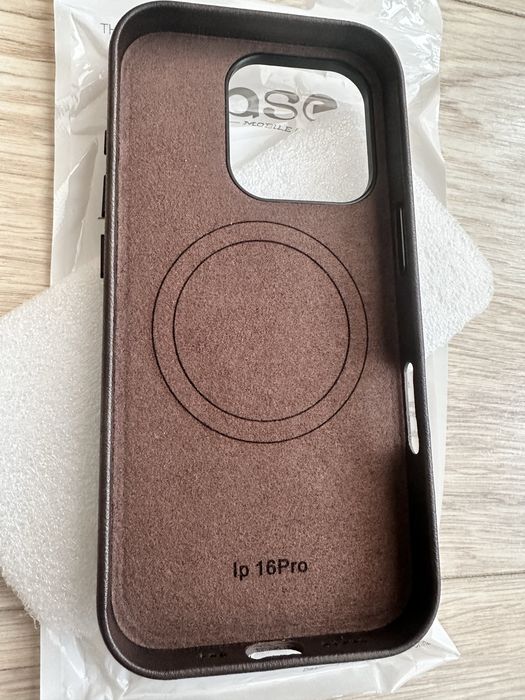Husa iPhone 16 pro piele Magsafe noua