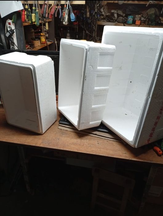 Пластиковый холодильник