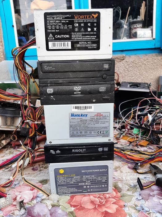 Продам всё на запчасти б/у