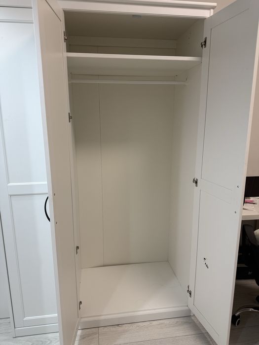 Шкаф для одежды фирма Ikea