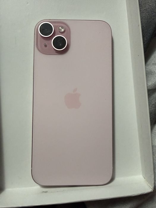 Vand iphone 15 plus roz