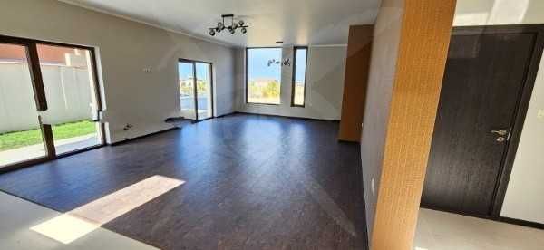 Продава се Къща в с. Белащица, Област Пловдив - 253 кв.м за 1 €/кв.м - Снимка #1