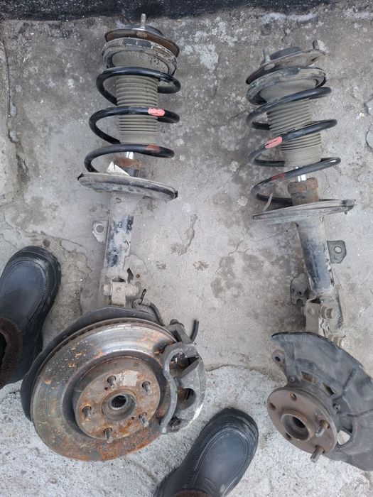 Камри 40 Амортизаторы в сборе