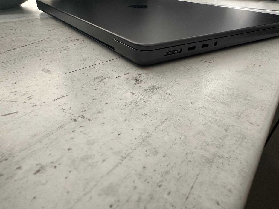 MacBook Pro 14" M4 MAX 16-CPU, 40-GPU, 48GB RAM, 1TB SSD ГАРАНЦИЯ 24.02.2028г. - NANO-TEXTURE DISPLAY