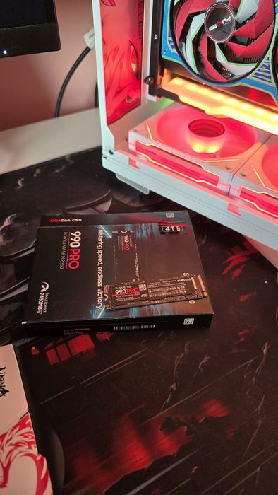 Продавам nvm Samsung 4 TB