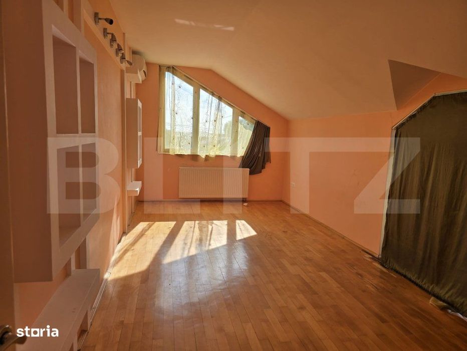 Casa  cu piscina ,7 camere, 447 mp - teren 1535mp, Vetis