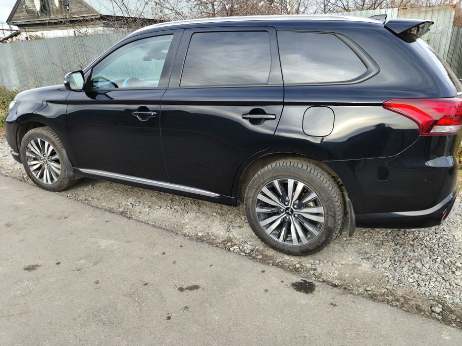 Мицубиси аутлендр продам