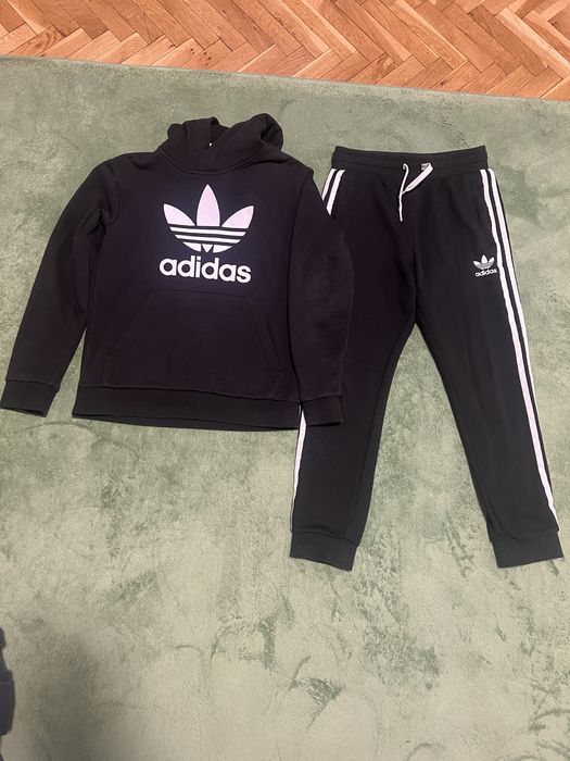 Екип на Adidas - адидас